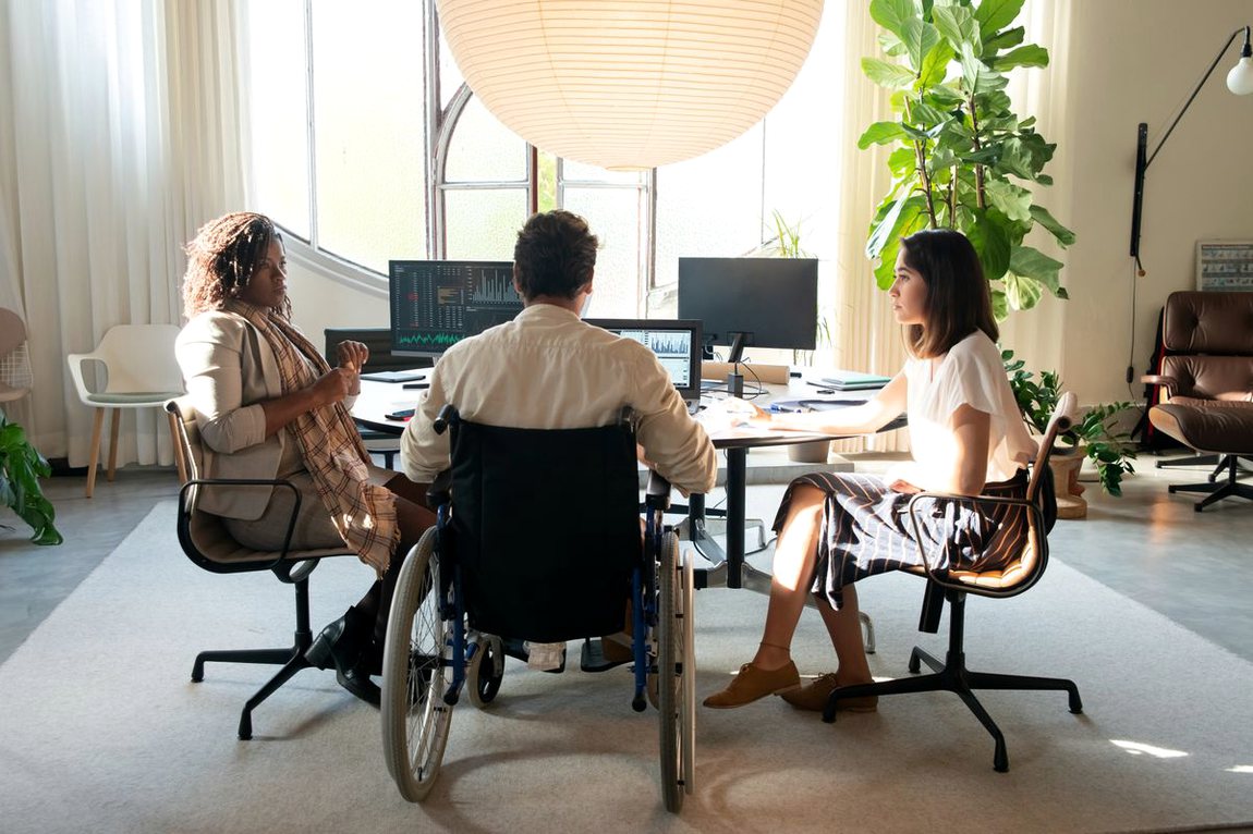 Équipe inclusive Clearnelis en réunion